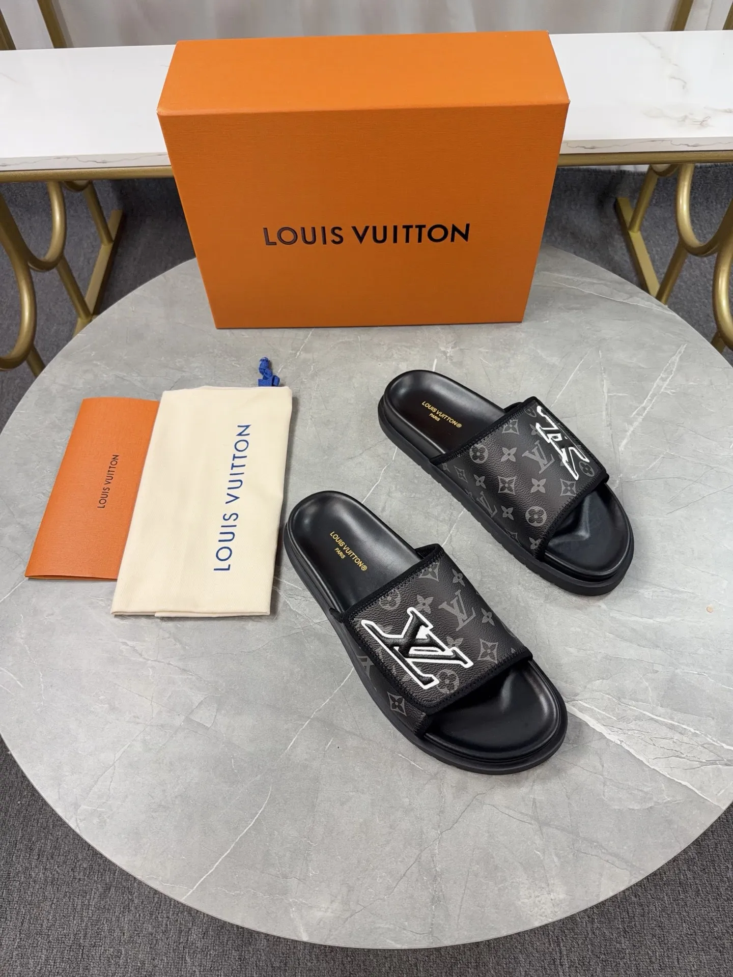 Men's Men's Shoes 💰380💰 🌈LV | Louis Vuitton ²⁰²³ 𝐬𝐬 🧡💚2025 Spring and Summer New Style Top Version‼ ️The original version is the same. The counter specializes in the latest straw slippers. Hard goods are new🆕 ❥Purchase level! Full of high-end feel! A popular model among bloggers at home and abroad, it’s retro and fashionable, and looks stunning on your feet! Mainly recommended models on the official website★ ━━━━━ ЅᏇєєt ━━━━━ ▪️Upper: original customized cowhide fabric ▪️Inner: cow lining ▪️Outsole: high-end rubber outsole ▪️Shoe size: 35-47 (46-47 customization is not returnable)